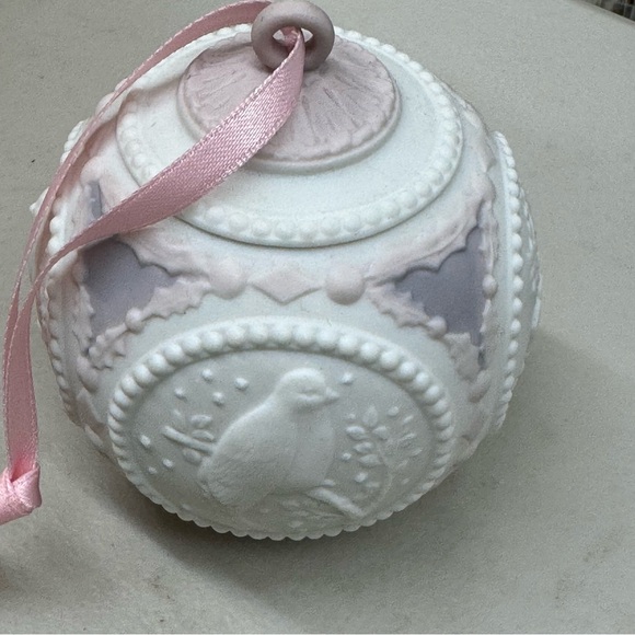 1989 Annual Ball Ornament by LLADRO - Picture 5 of 8